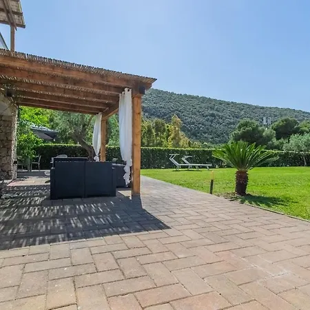 Acquasalata Villa